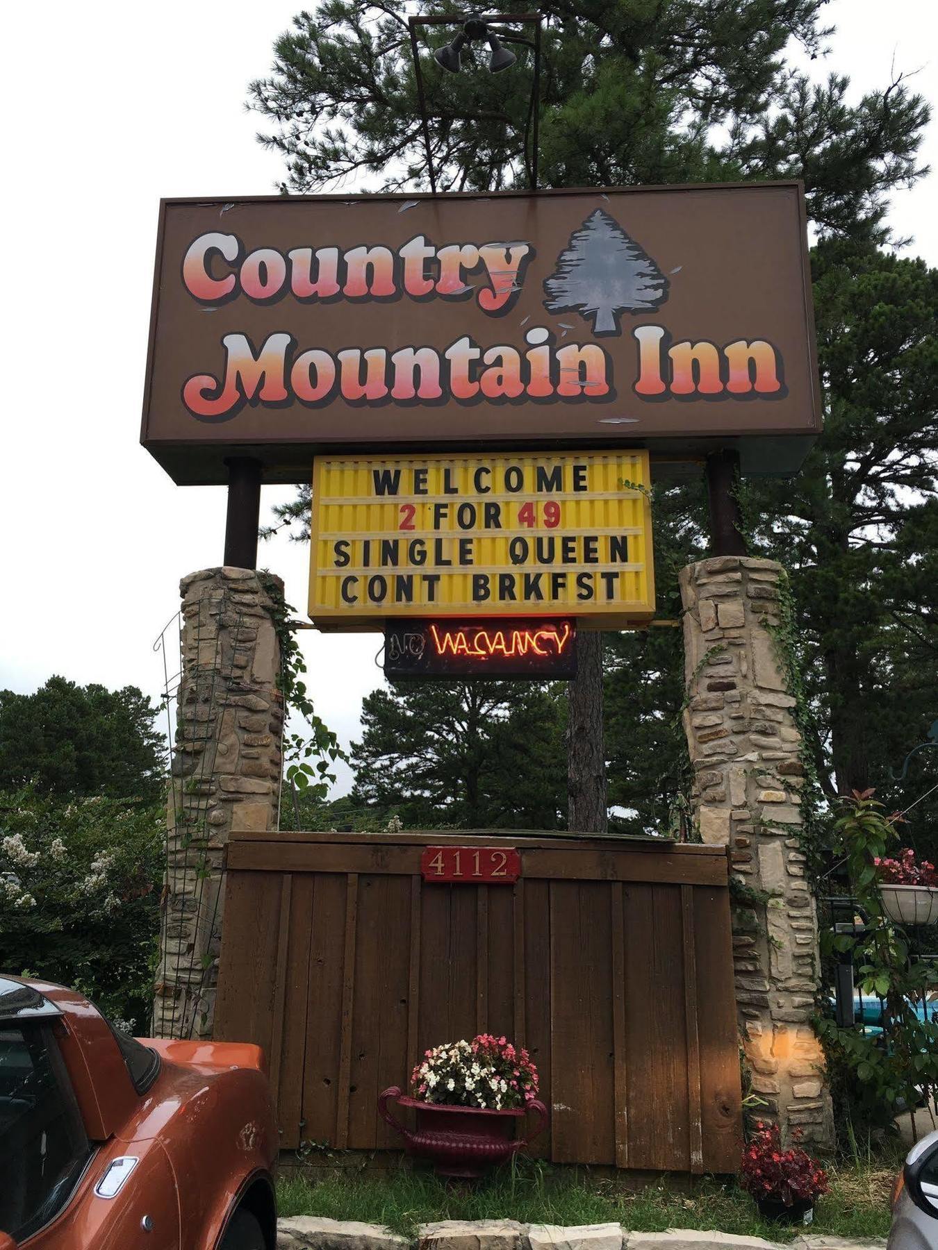 Country Mountain Inn Eureka Springs Extérieur photo