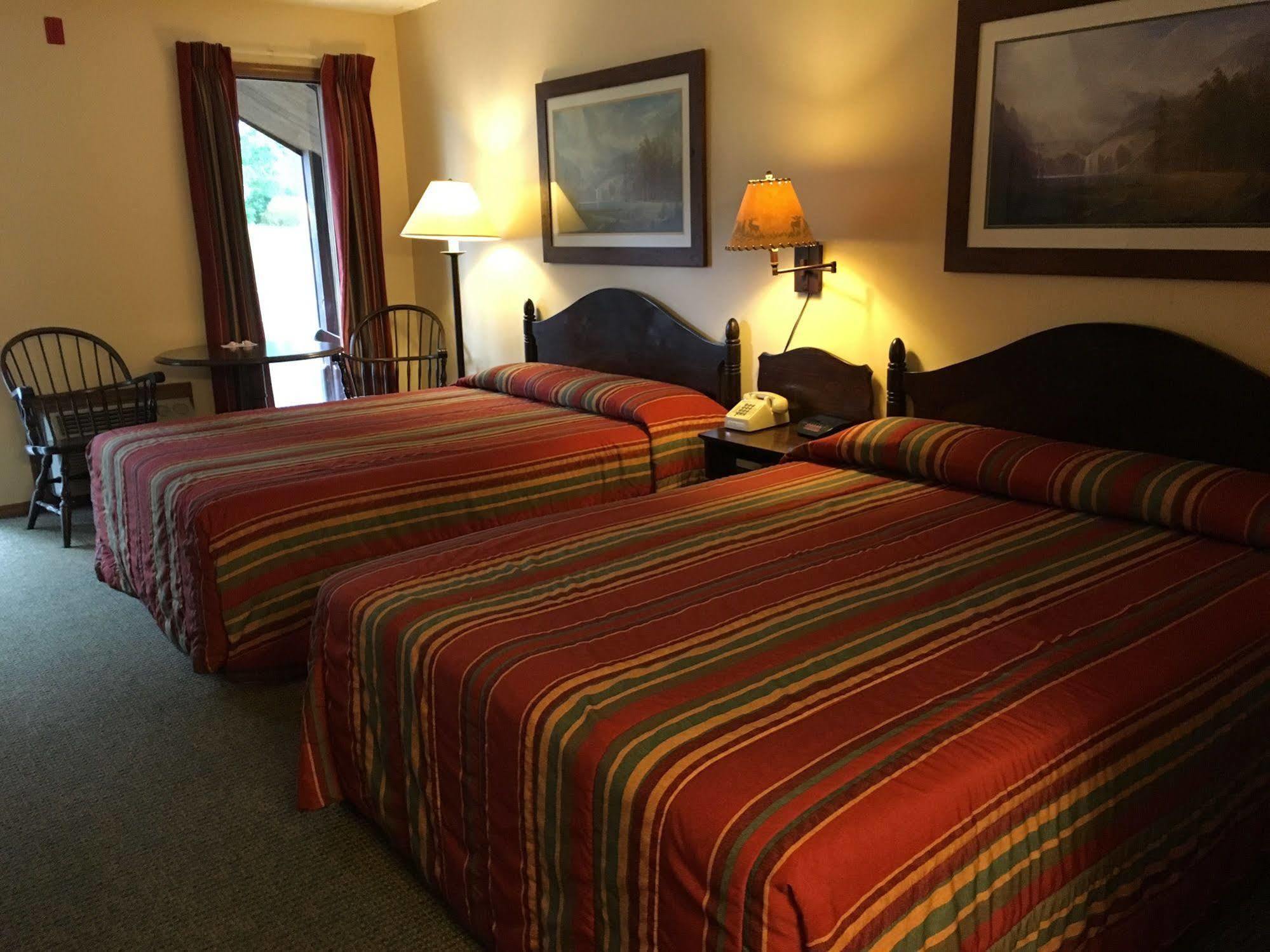 Country Mountain Inn Eureka Springs Extérieur photo