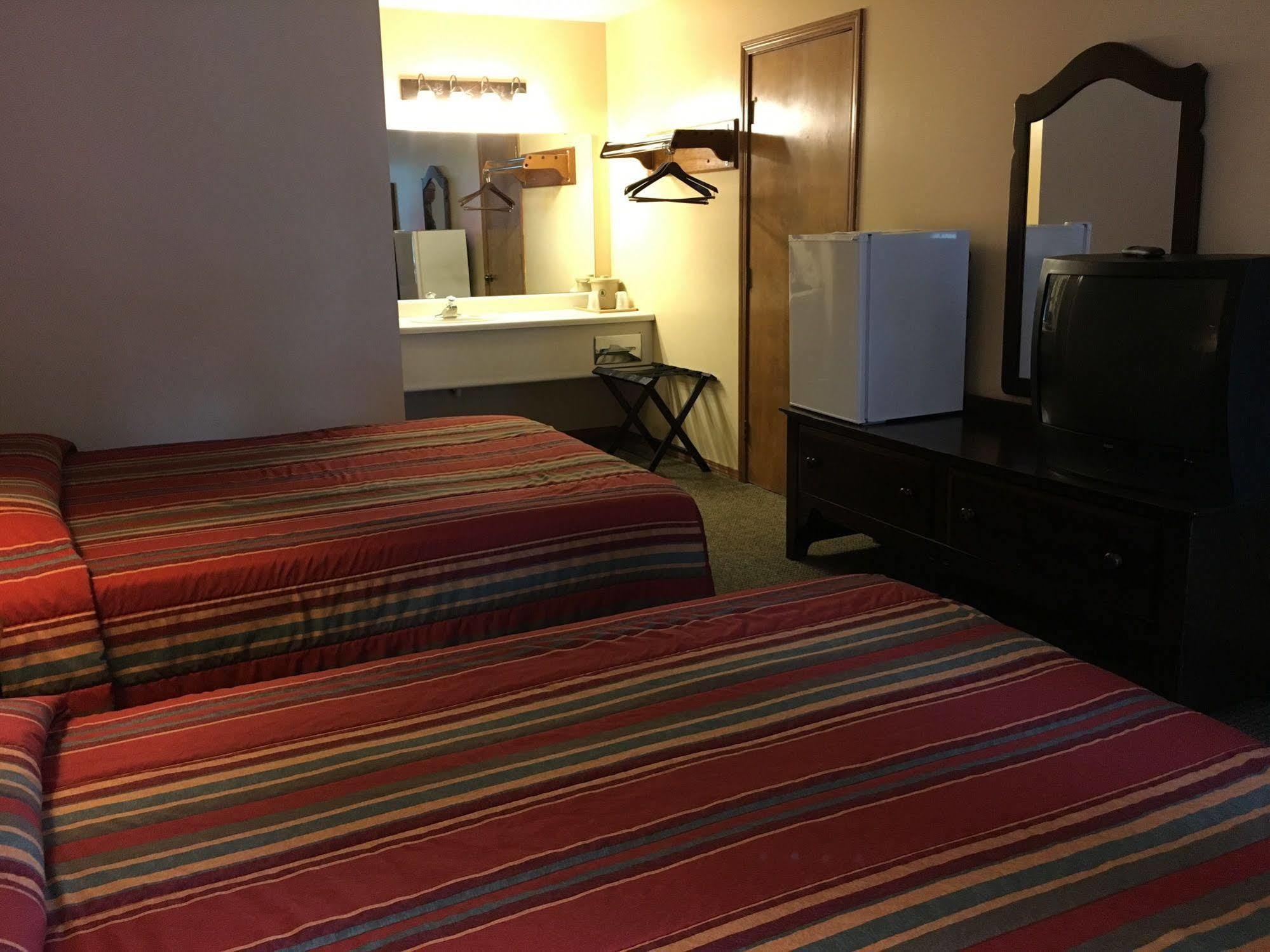 Country Mountain Inn Eureka Springs Extérieur photo